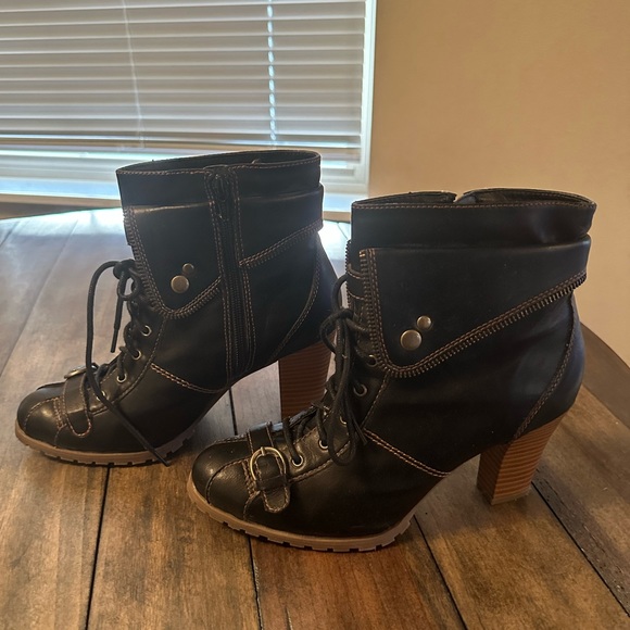 Ruff Hewn Black Ankle Boots size 9 - Picture 3 of 10